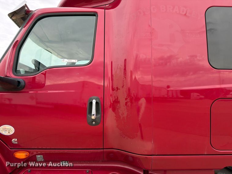 image for item FB7457 2019 International LT625 semi truck