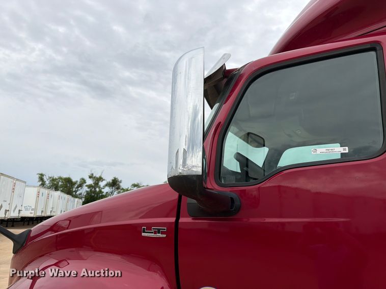image for item FB7457 2019 International LT625 semi truck