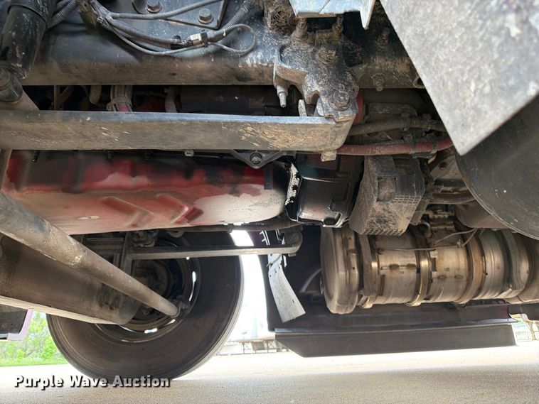 image for item FB7457 2019 International LT625 semi truck