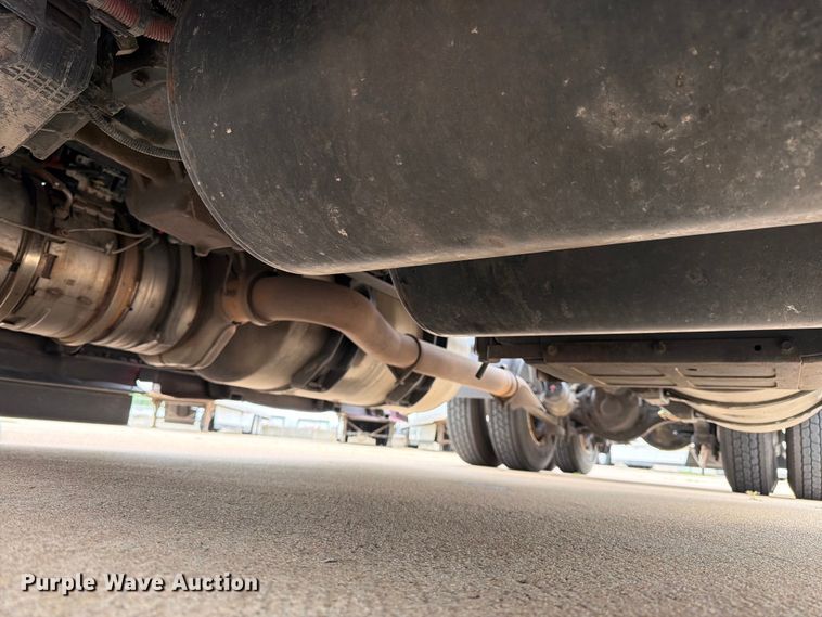 image for item FB7457 2019 International LT625 semi truck
