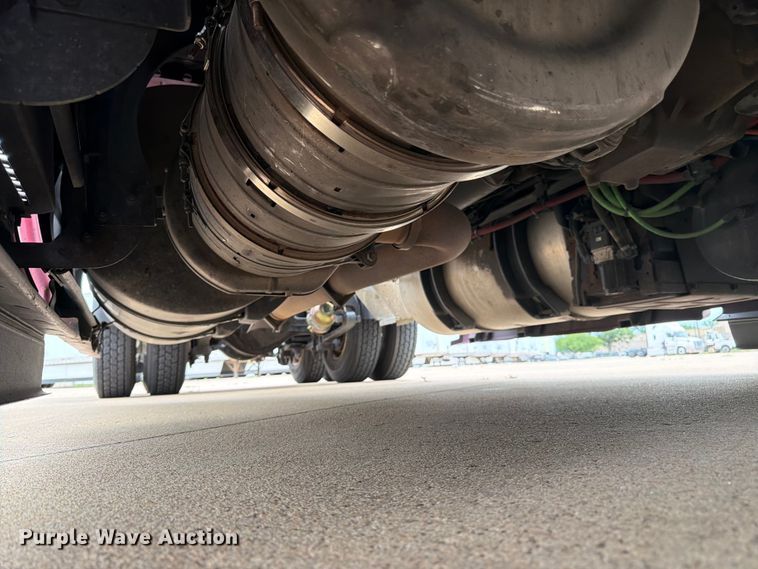 image for item FB7457 2019 International LT625 semi truck
