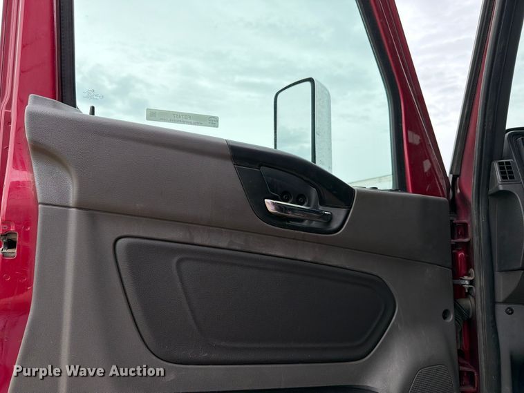 image for item FB7457 2019 International LT625 semi truck