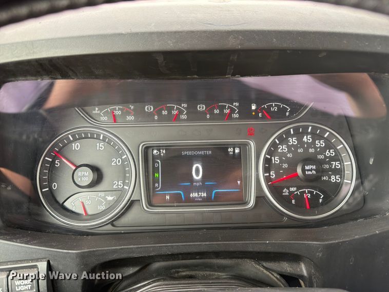 image for item FB7457 2019 International LT625 semi truck