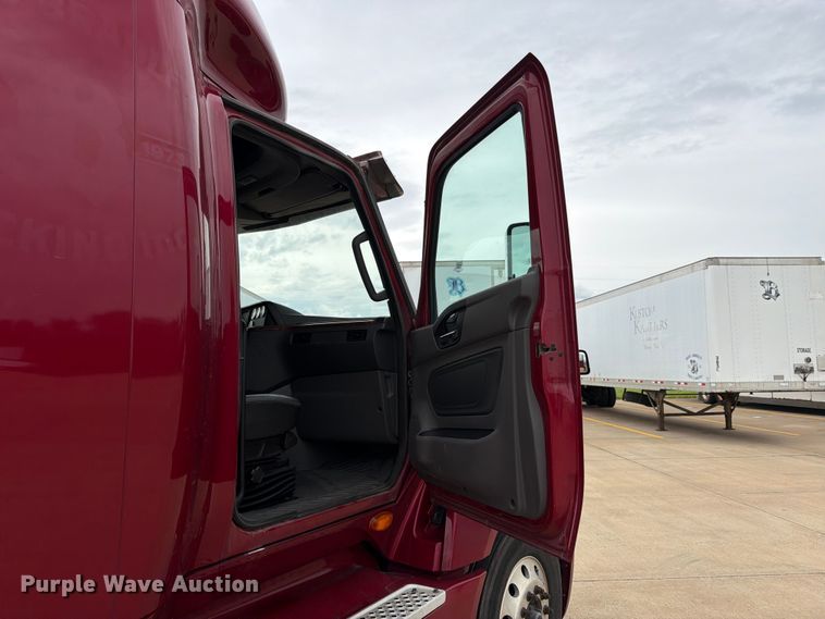 image for item FB7457 2019 International LT625 semi truck
