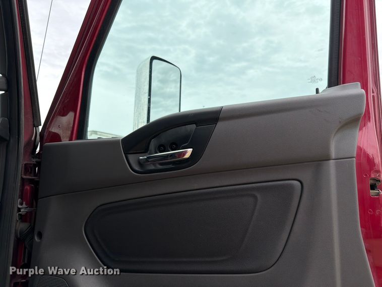 image for item FB7457 2019 International LT625 semi truck