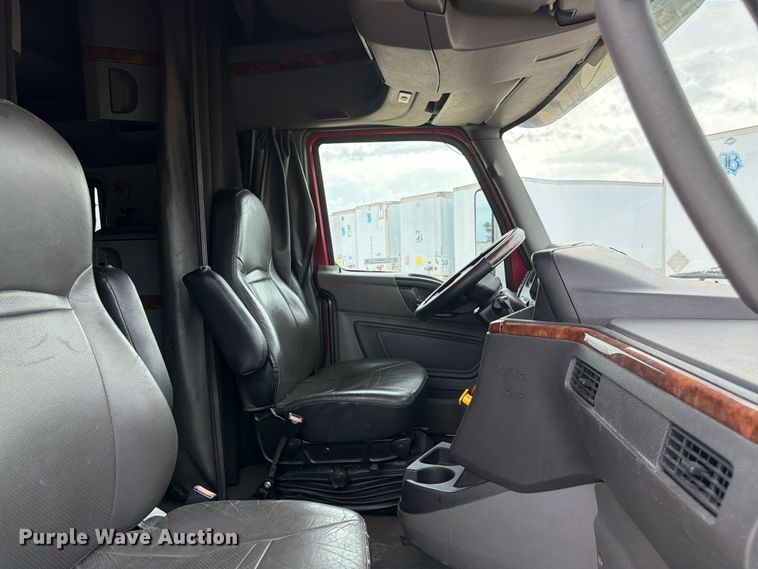 image for item FB7457 2019 International LT625 semi truck