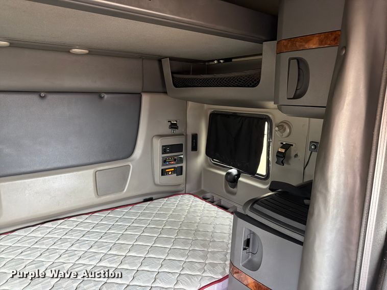 image for item FB7457 2019 International LT625 semi truck