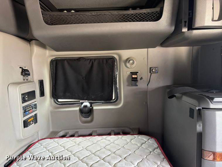 image for item FB7457 2019 International LT625 semi truck