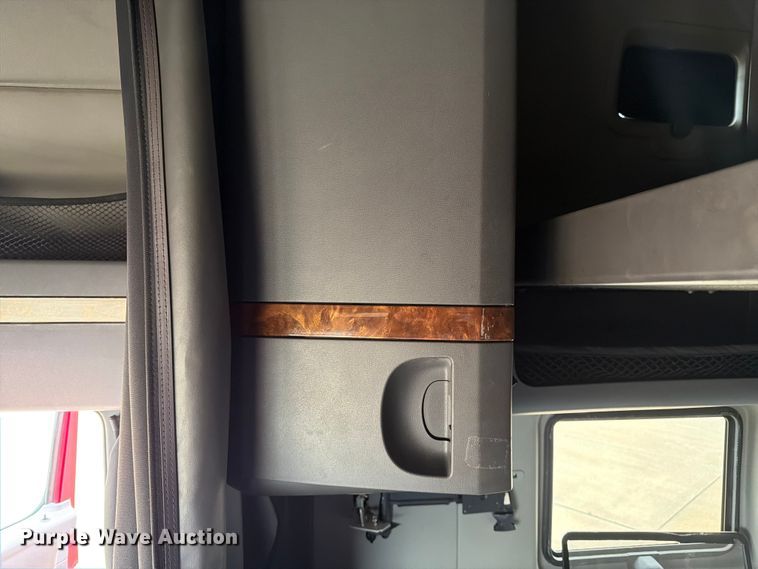 image for item FB7457 2019 International LT625 semi truck