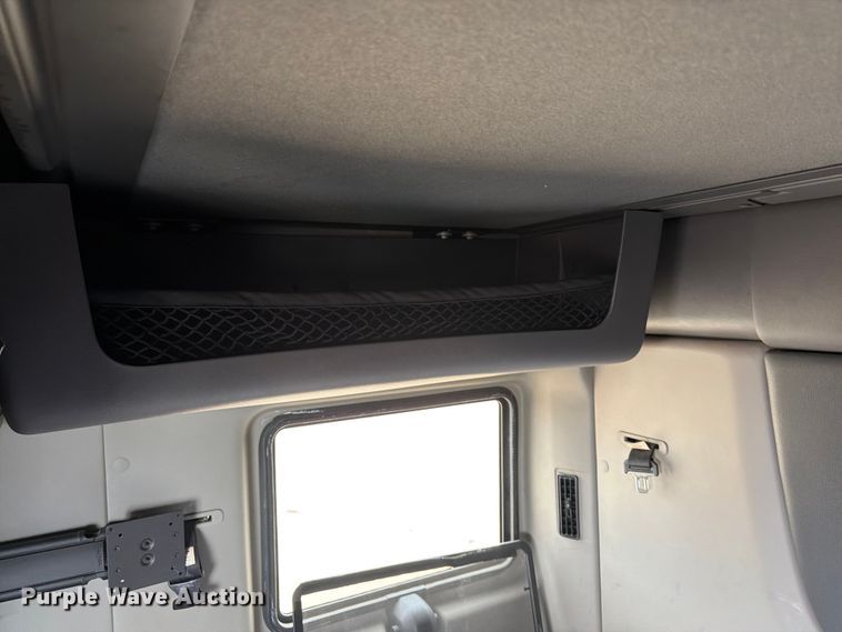 image for item FB7457 2019 International LT625 semi truck
