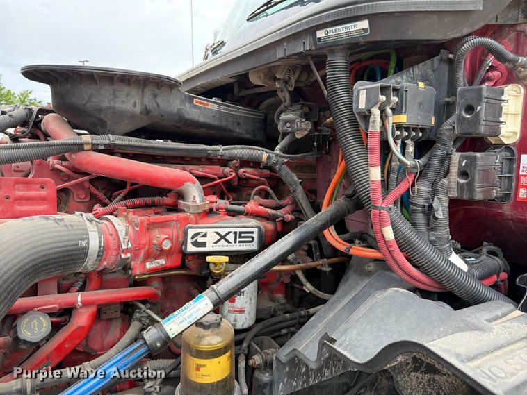 image for item FB7457 2019 International LT625 semi truck