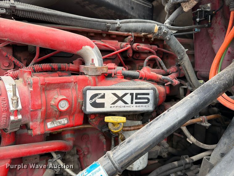 image for item FB7457 2019 International LT625 semi truck