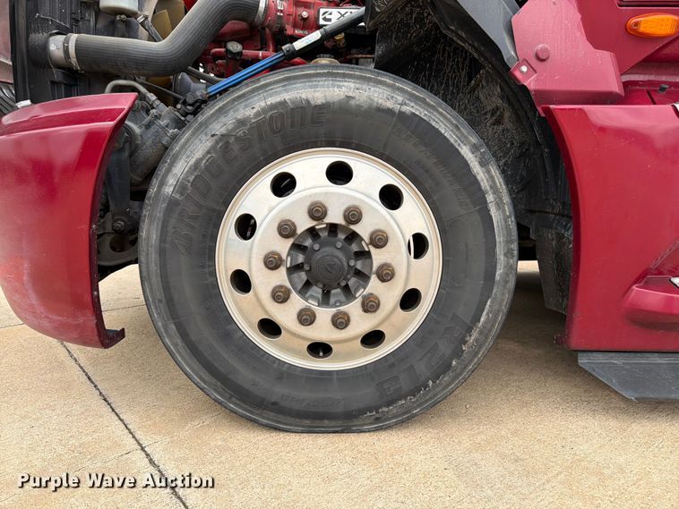 image for item FB7457 2019 International LT625 semi truck