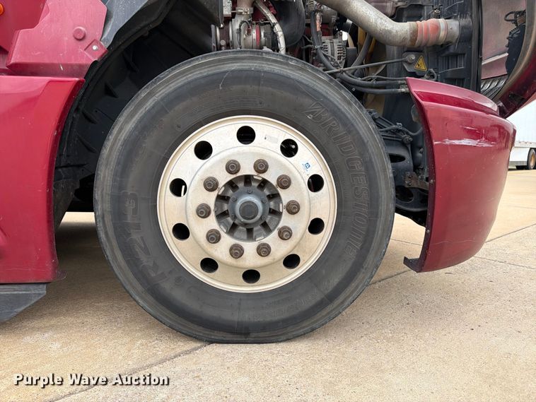 image for item FB7457 2019 International LT625 semi truck