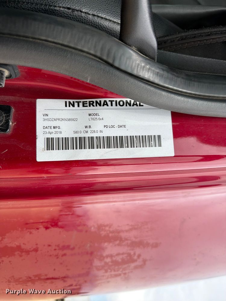 image for item FB7457 2019 International LT625 semi truck