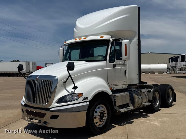 image for item FB7459 2013 International LF687 semi truck