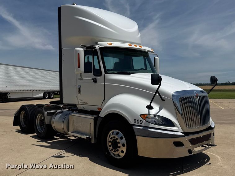 image for item FB7459 2013 International LF687 semi truck