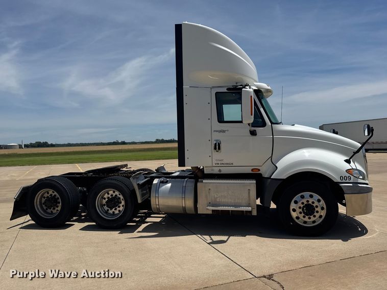 image for item FB7459 2013 International LF687 semi truck