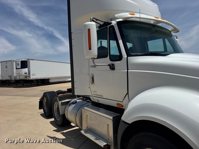 image for item FB7459 2013 International LF687 semi truck