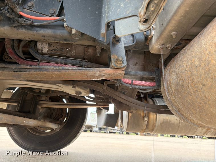 image for item FB7459 2013 International LF687 semi truck