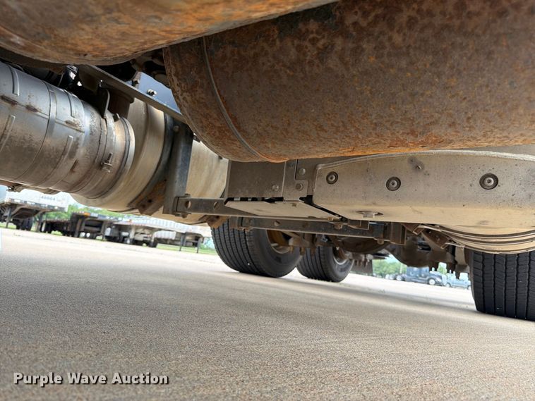 image for item FB7459 2013 International LF687 semi truck