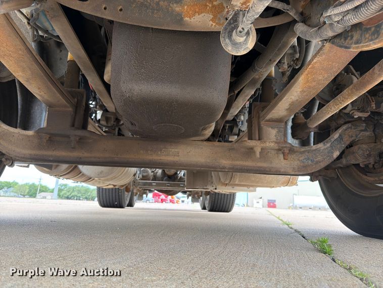 image for item FB7459 2013 International LF687 semi truck