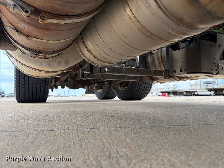 image for item FB7459 2013 International LF687 semi truck