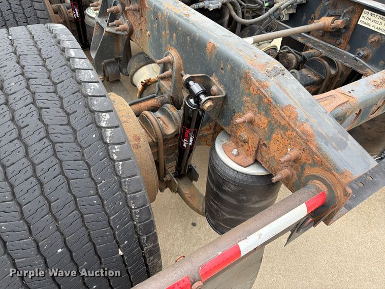 image for item FB7459 2013 International LF687 semi truck