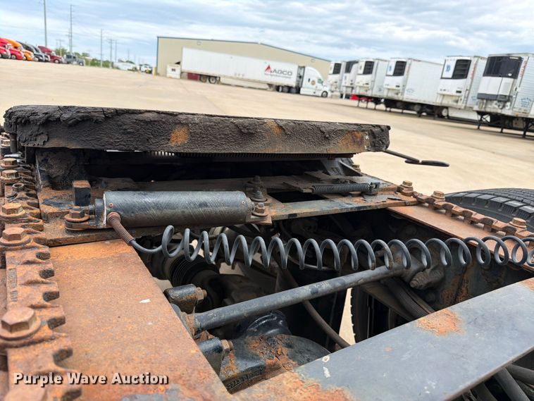 image for item FB7459 2013 International LF687 semi truck