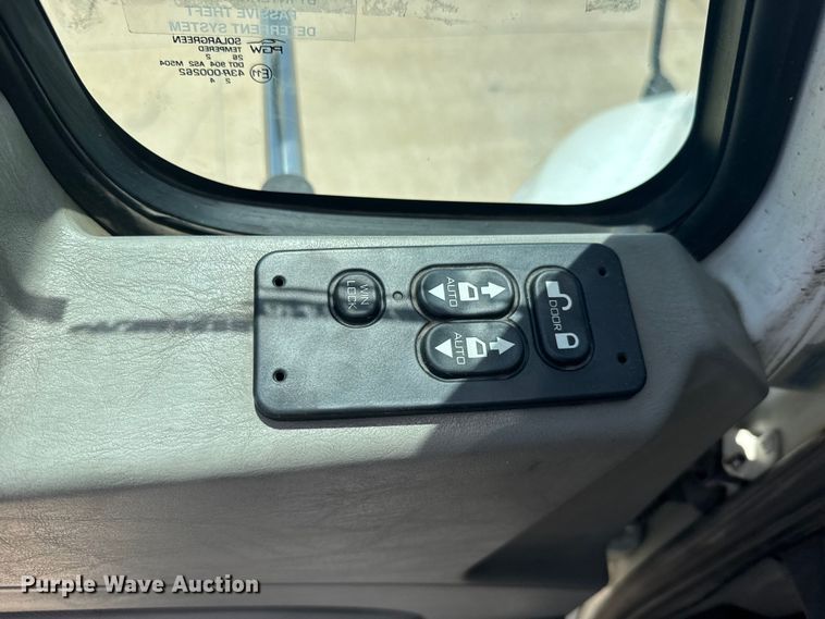 image for item FB7459 2013 International LF687 semi truck