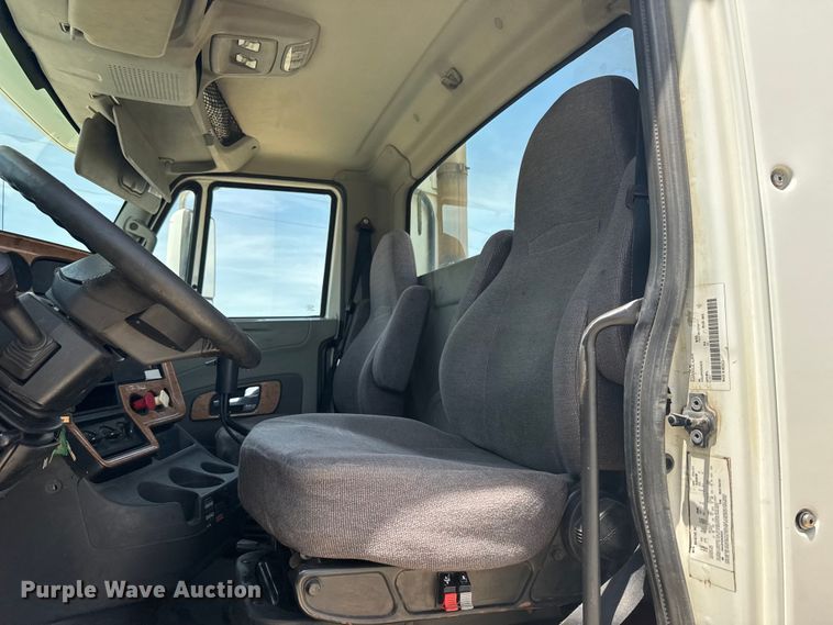 image for item FB7459 2013 International LF687 semi truck