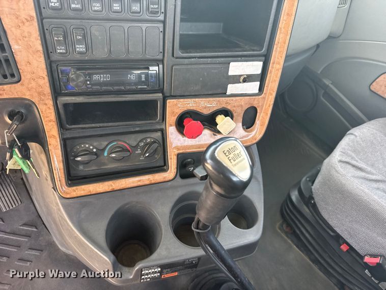 image for item FB7459 2013 International LF687 semi truck