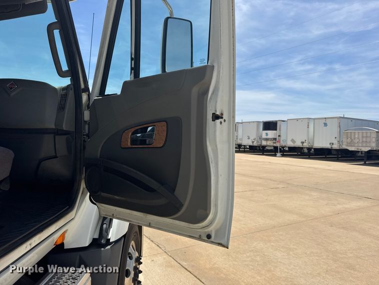 image for item FB7459 2013 International LF687 semi truck