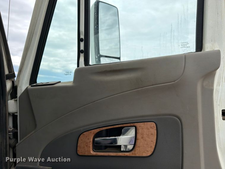 image for item FB7459 2013 International LF687 semi truck