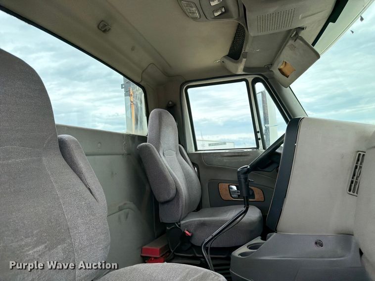 image for item FB7459 2013 International LF687 semi truck