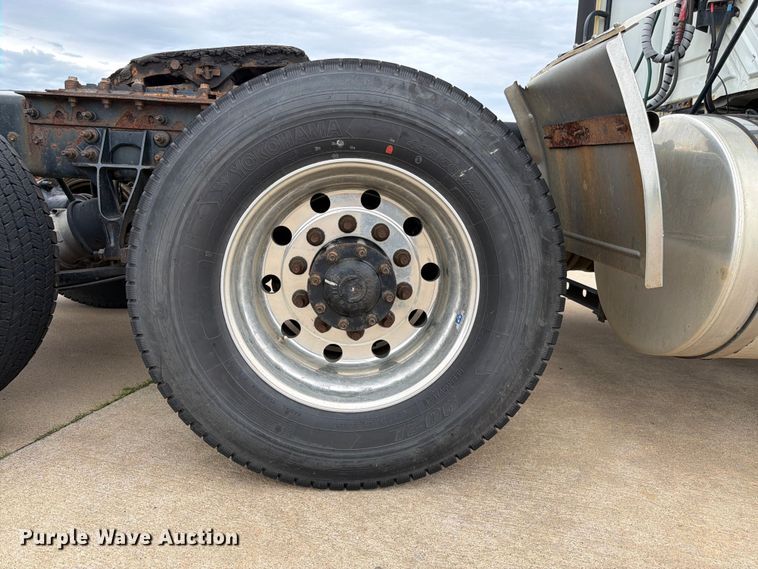 image for item FB7459 2013 International LF687 semi truck