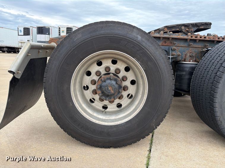 image for item FB7459 2013 International LF687 semi truck