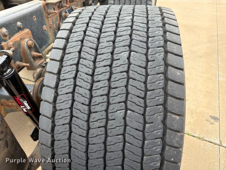 image for item FB7459 2013 International LF687 semi truck
