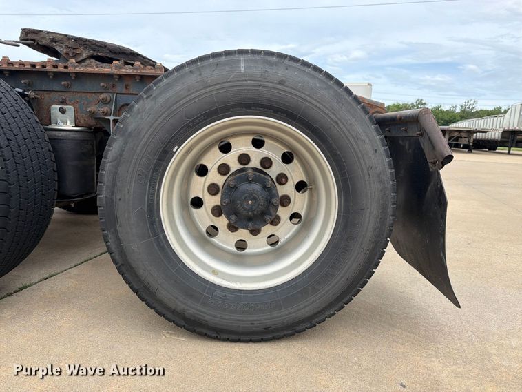 image for item FB7459 2013 International LF687 semi truck