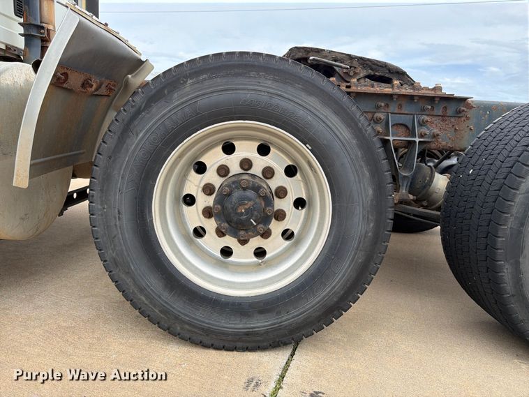 image for item FB7459 2013 International LF687 semi truck