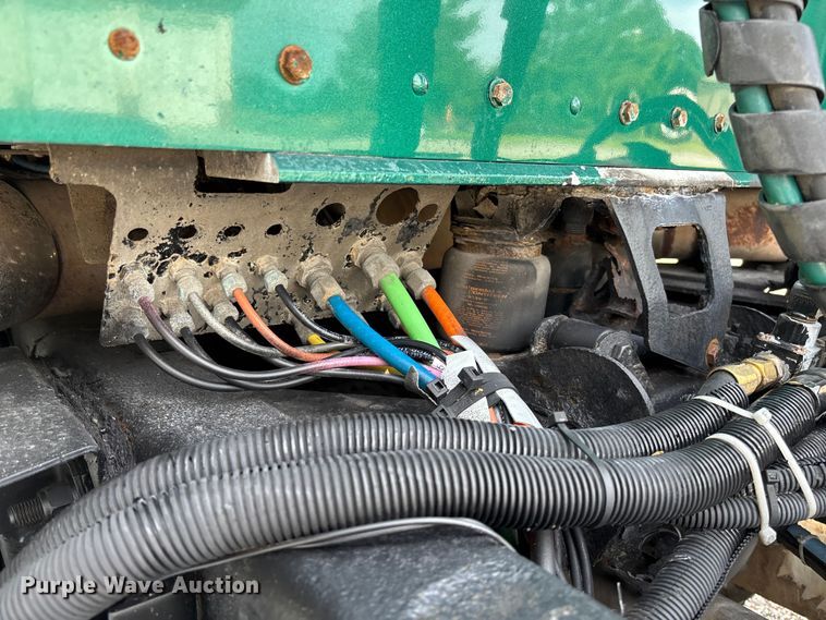 image for item FC1632 2003 Kenworth T800 semi truck