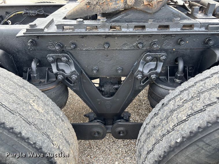 image for item FC1632 2003 Kenworth T800 semi truck