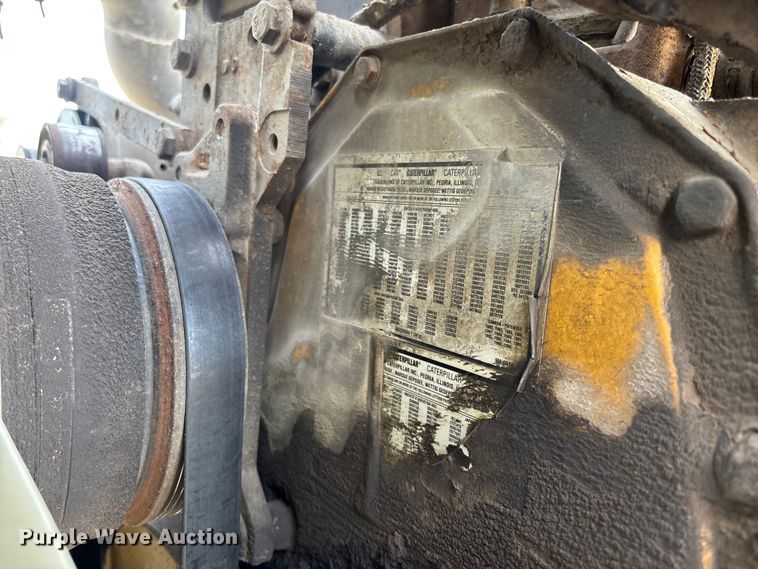 image for item FC1632 2003 Kenworth T800 semi truck