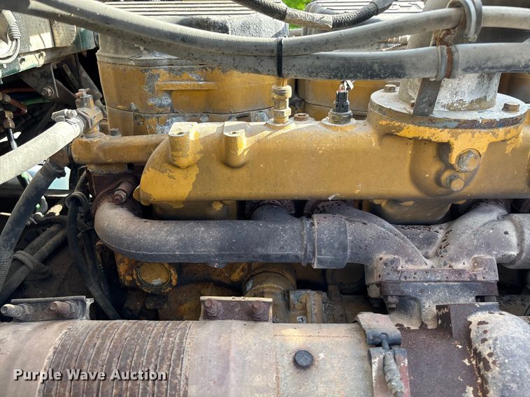 image for item FC1632 2003 Kenworth T800 semi truck