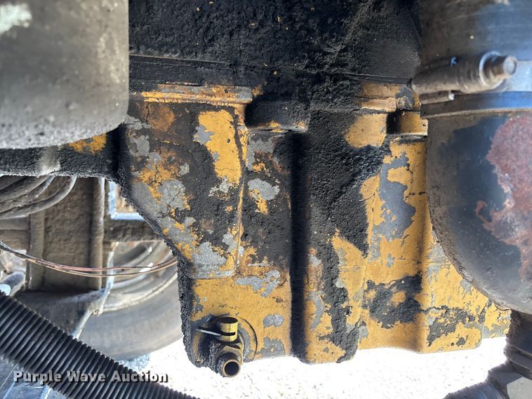 image for item FC1632 2003 Kenworth T800 semi truck