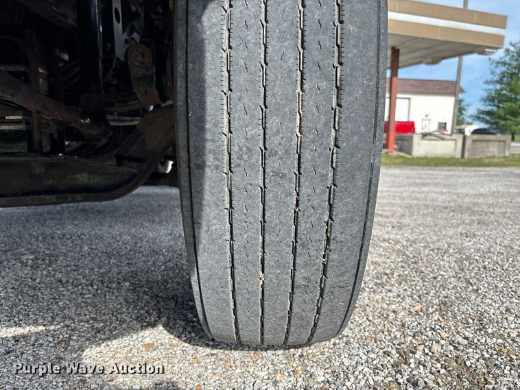 image for item FC1632 2003 Kenworth T800 semi truck