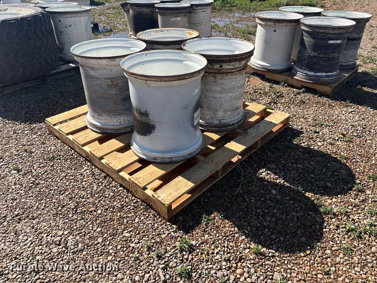 image for item FC2388 (4) 24x22.5 wheels