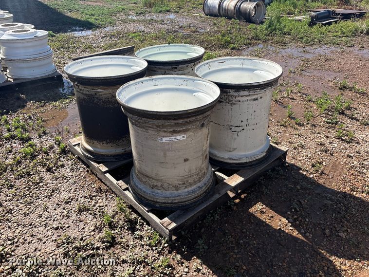 image for item FC2390 (5) 24x22.5 wheels