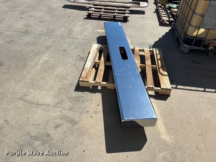 image for item FC2396 Westernstar W4900SF bumper