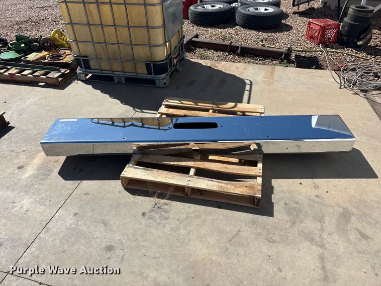 image for item FC2396 Westernstar W4900SF bumper
